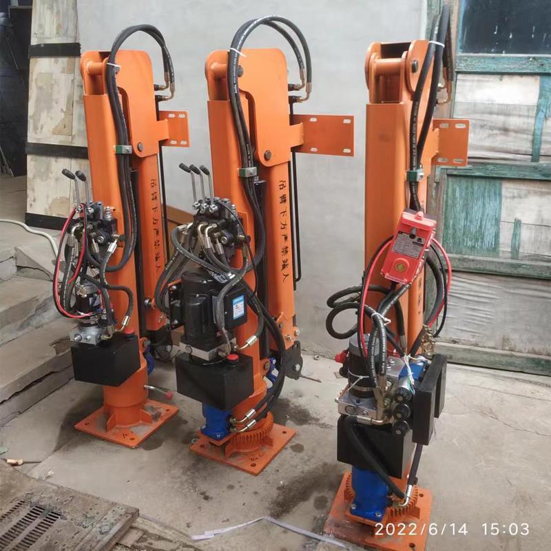 库尔勒市重汽蓝牌随车吊 3.2吨 国六动力强 液压驱动 农用自卸起重机
